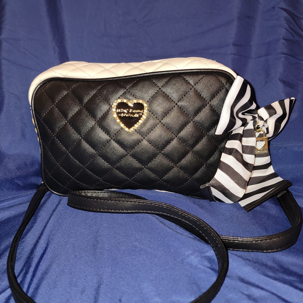 Chic Black and White Quilted Crossbody Bag
